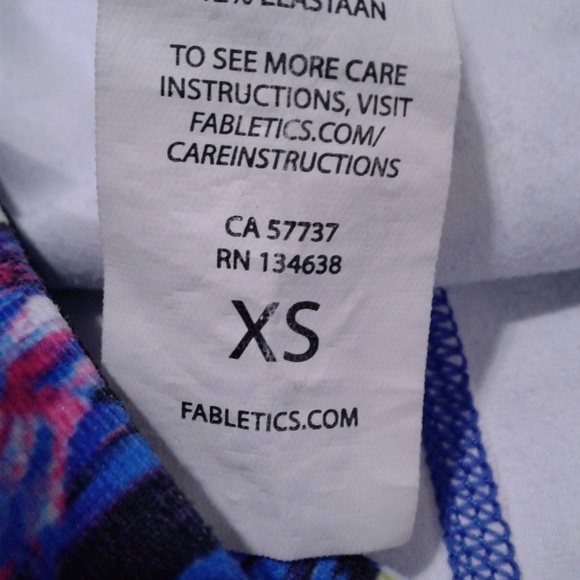 Fabletics Salar Printed PowerHold Capri Leggings - Picture 7 of 7